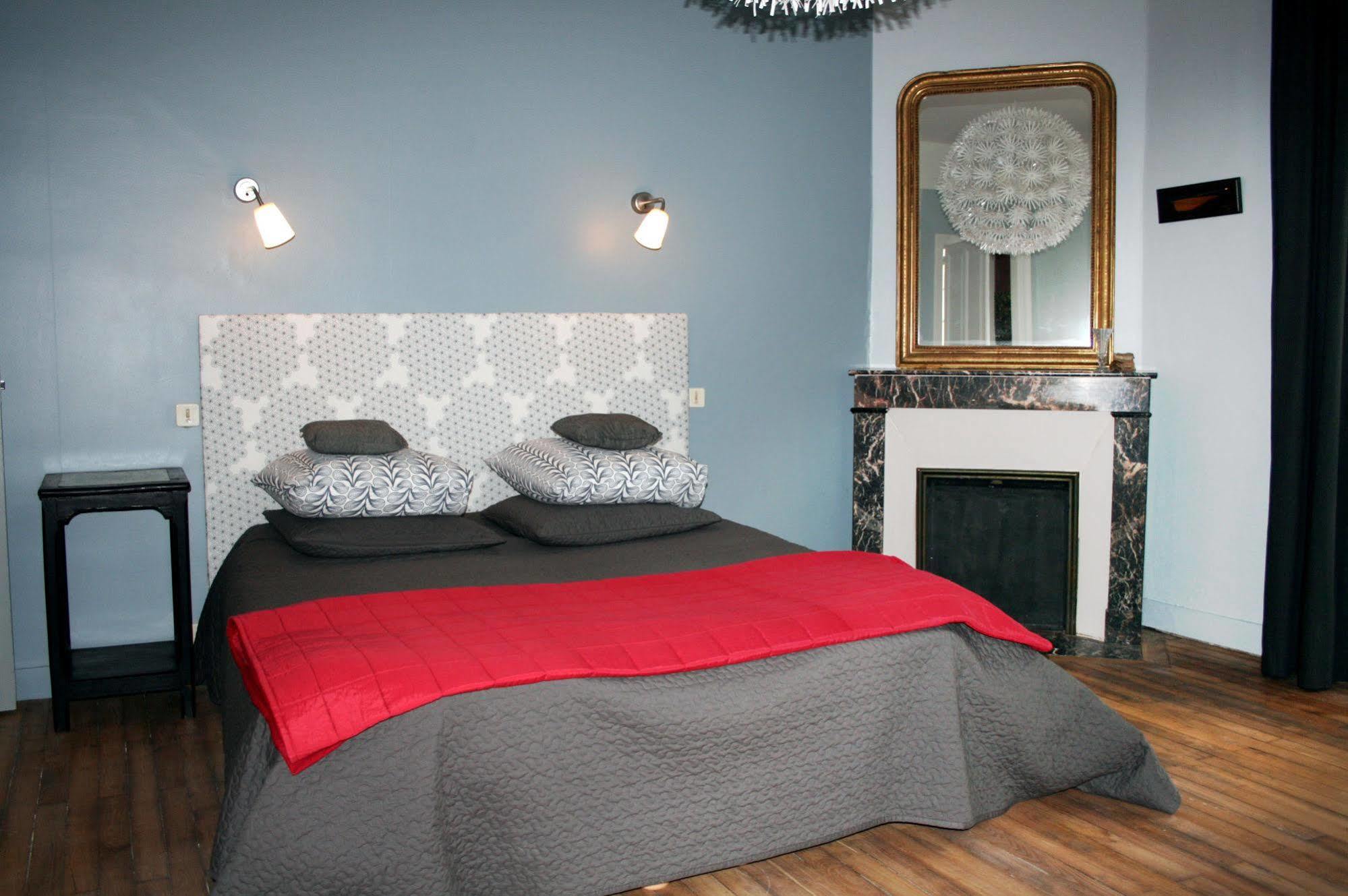 ジョスラン ル 14 サン ミッシェル Bed & Breakfast エクステリア 写真